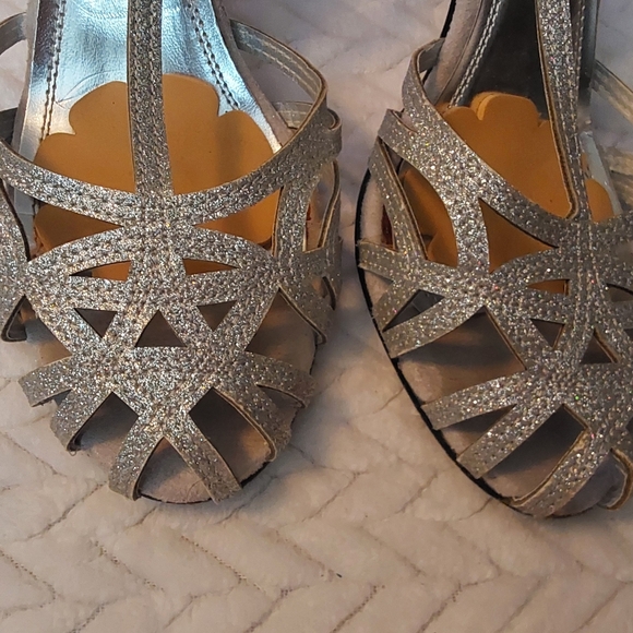 Shoes - Picture 2 of 5